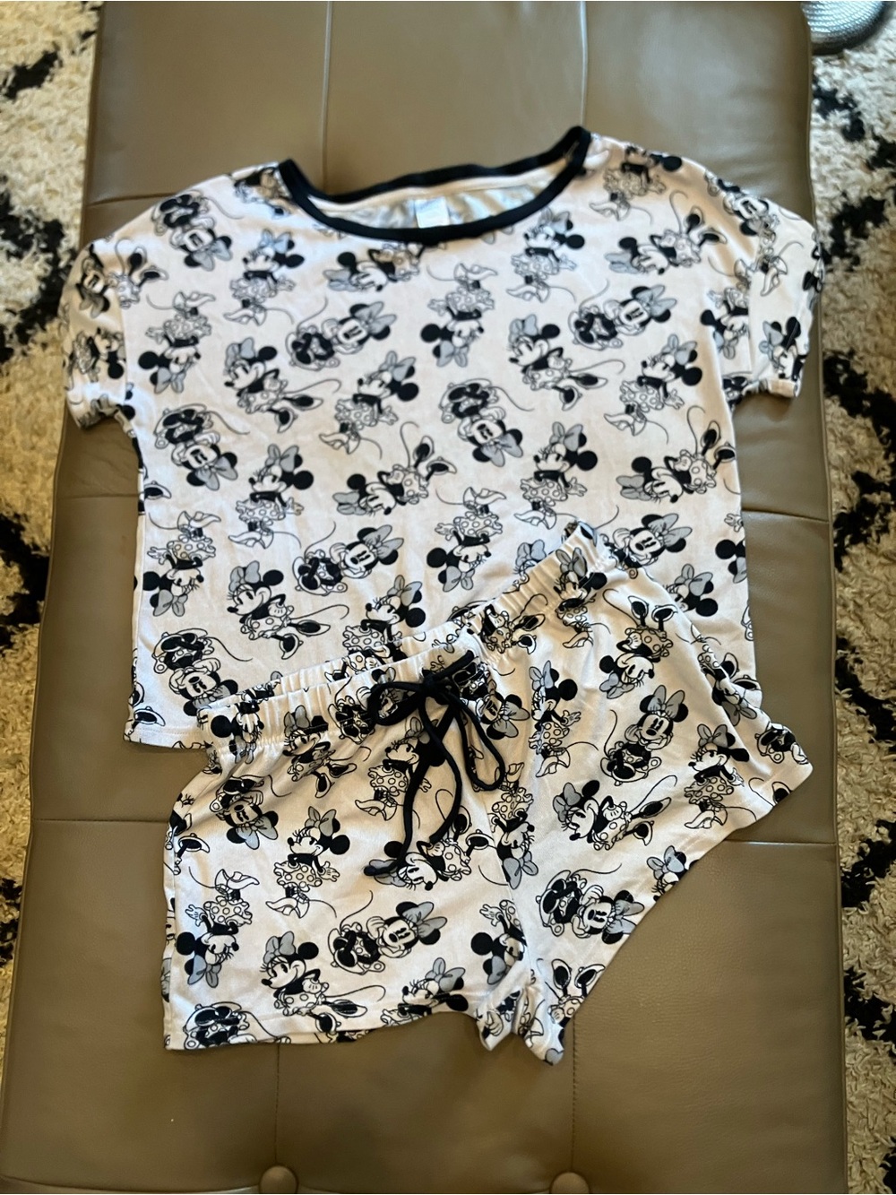 Minnie Mouse Two-Piece Lounge Set - Black & White